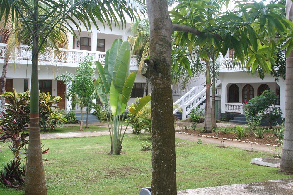 Pure Oasis Resort نيغريل المظهر الخارجي الصورة
