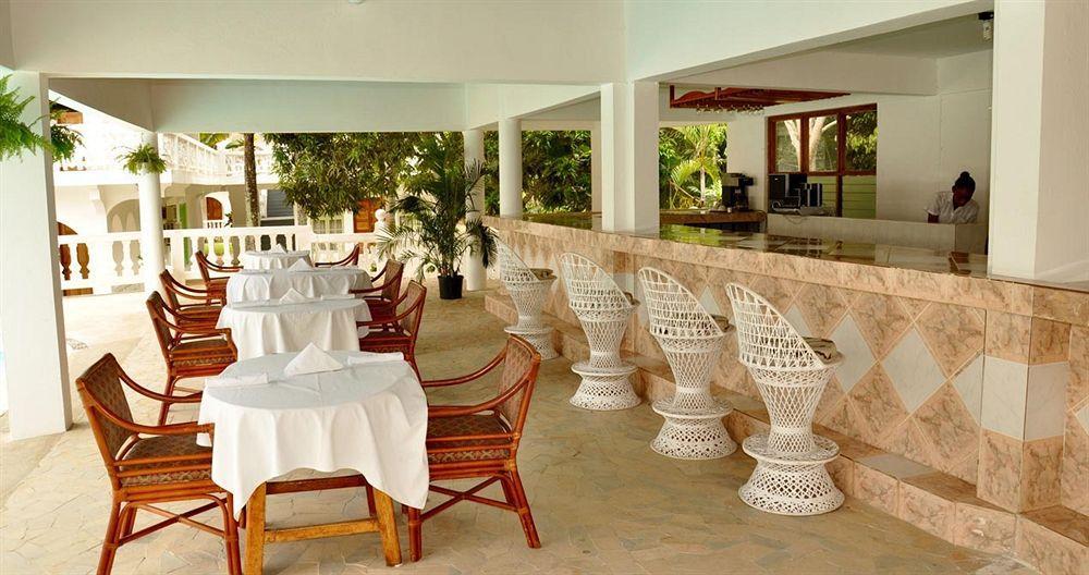 Pure Oasis Resort نيغريل المظهر الخارجي الصورة
