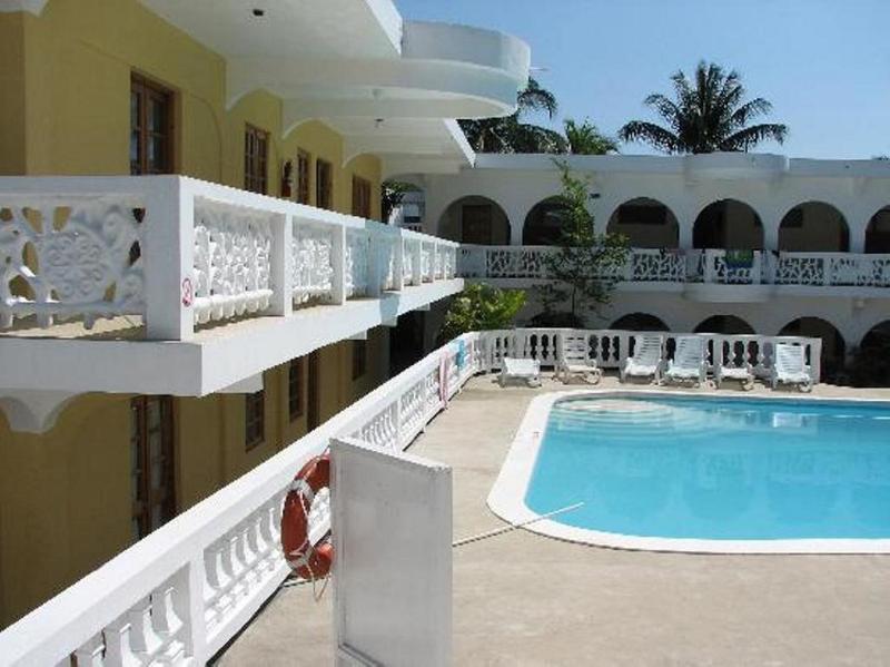 Pure Oasis Resort نيغريل المظهر الخارجي الصورة