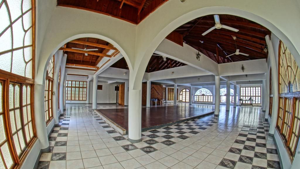 Pure Oasis Resort نيغريل المظهر الخارجي الصورة